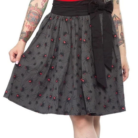 Sourpuss Black and Red June Widow A-Line Skirt with Bow - Picture 3 of 4